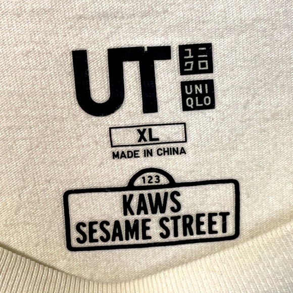 Rare And Unique Kaws x Uniqlo x Sesame Street Mens Size XL Extra Fire Drippy T! - Picture 4 of 7